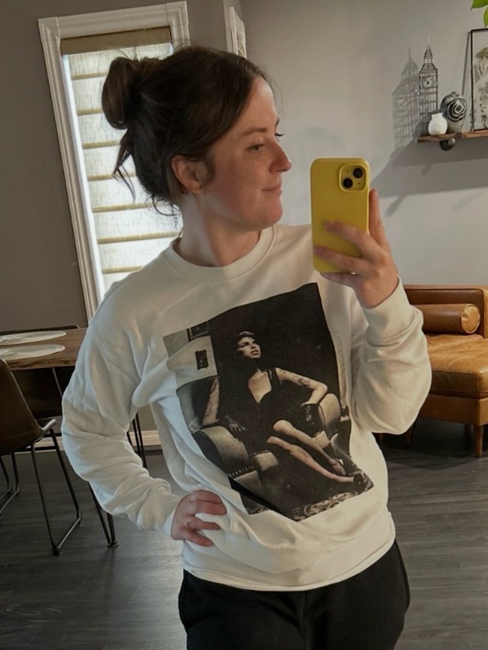 2/$75💥- SWEATER | Women’s Amy Winehouse sweater size small